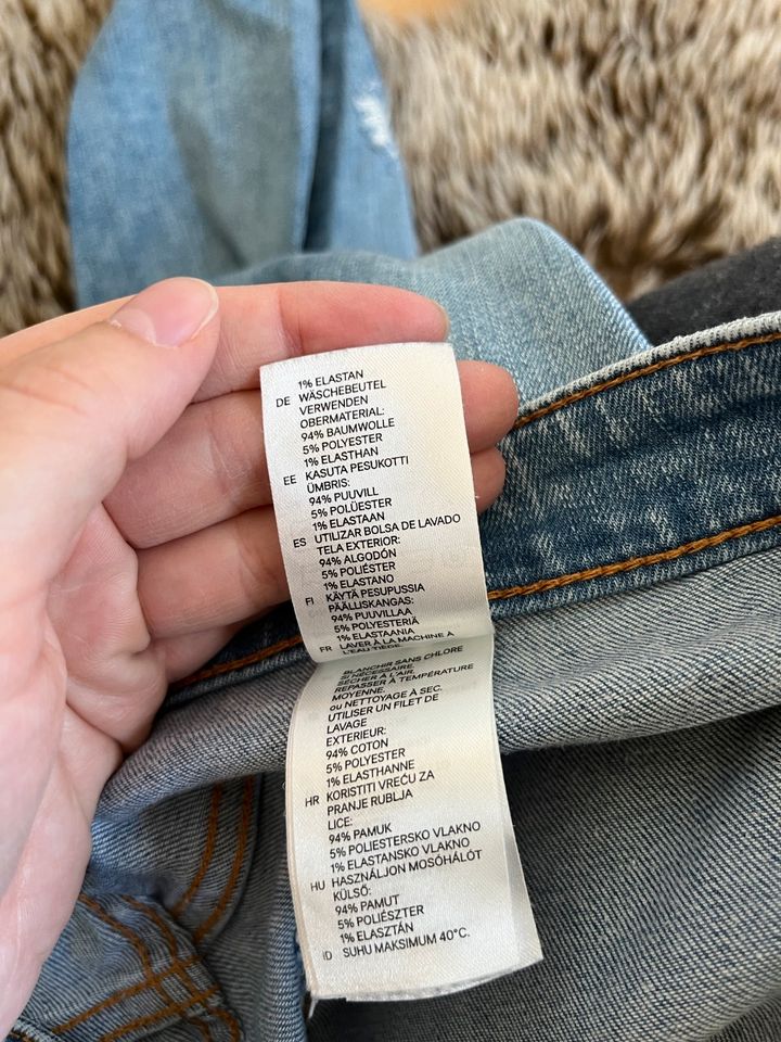 Jeans im wasted look, mit Löchern, H&M 36 in Lohr (Main)