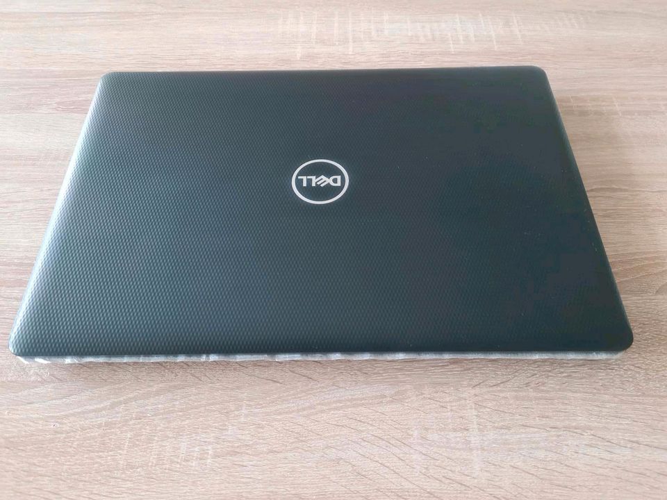 Dell Inspiron 17 3000 (3782) Laptop wie neu in Kiel
