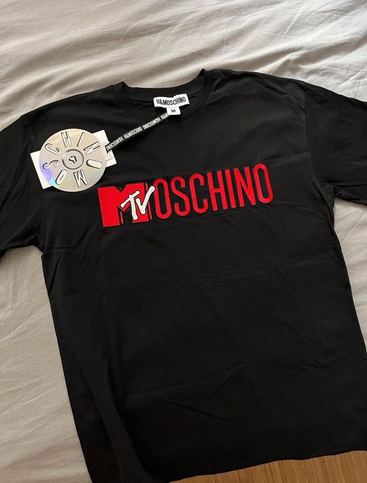 Moschino T-Shirt - Oversized - Größe M in Bayern - Augsburg | eBay  Kleinanzeigen ist jetzt Kleinanzeigen