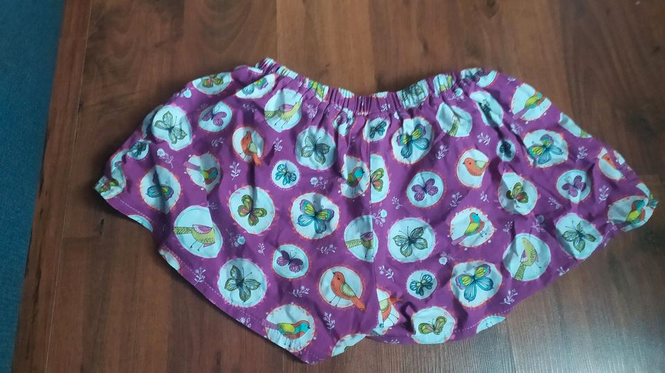 Kurze baumwollhose Schmetterling Vogel lila handmade Gummizug in Velbert