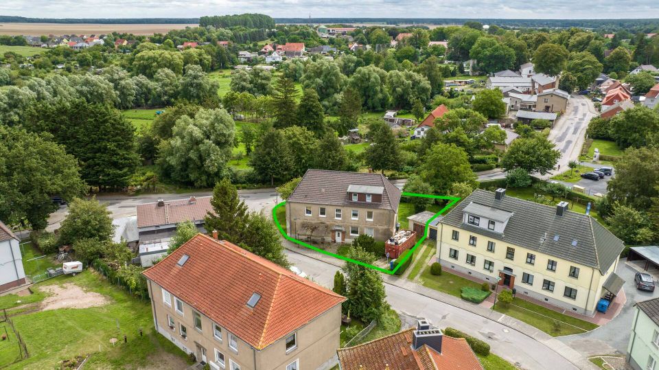 Potenzialreiches MFH in Velgast: 5 WE mit Sanierungsbedarf im Angebotsverfahren in Velgast