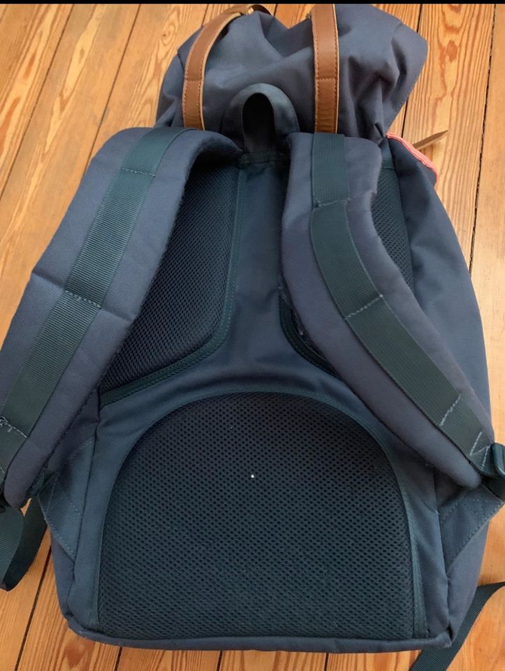 Herschel Rucksack Dunkelblau in Dittelbrunn