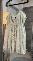 Asos Design Spitzenkleid Skaterkleid mit Blumen Gr. 42 Neuhausen-Nymphenburg - Neuhausen Vorschau
