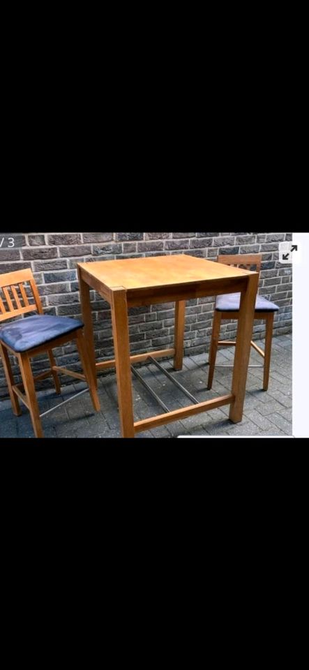 Tisch mit 2 Stühlen in Sinzheim