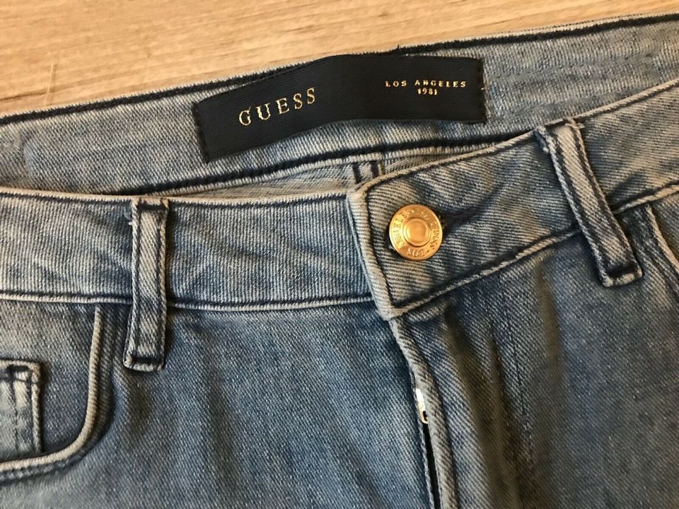 GUESS Jeans Shorts kurze Hose blau Size 29 NP 99€ in Stralsund