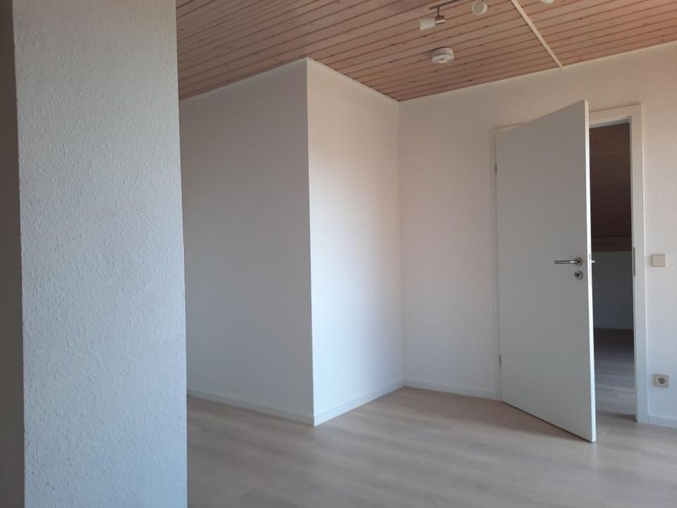 Mietwohnung Dachgeschoss 86m², 650€+Nebenkosten in Helmstadt-Bargen