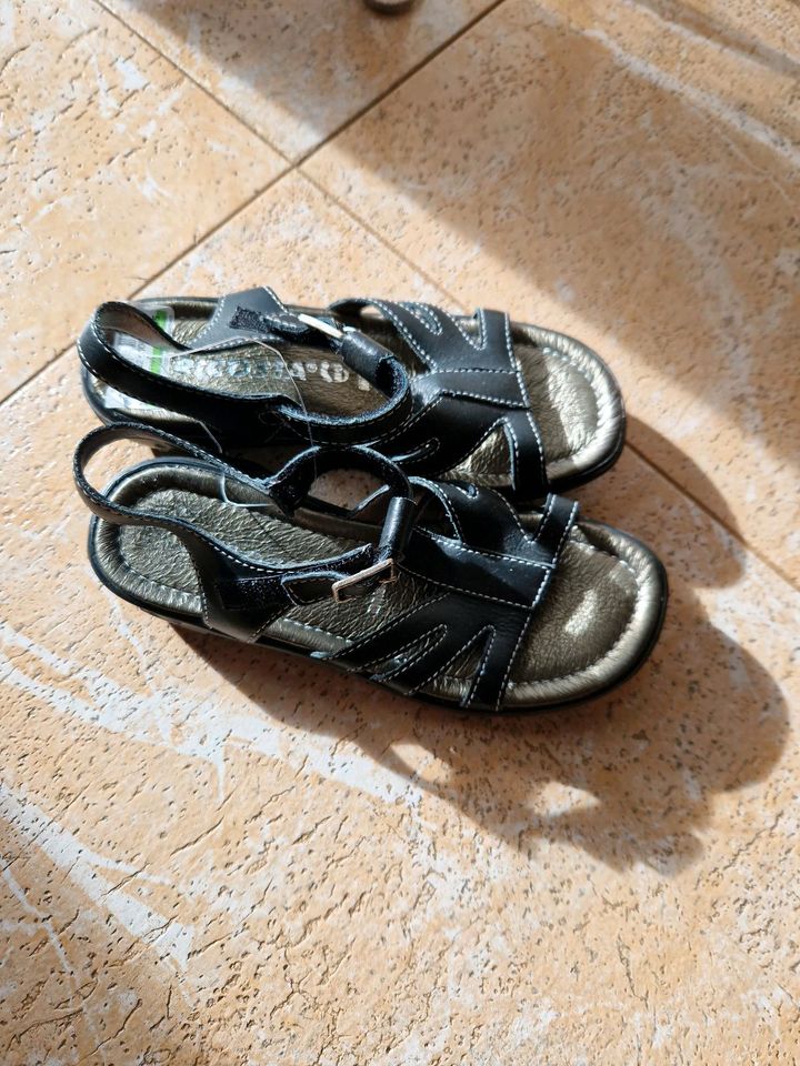 Ricosta Mädchen Sandalen große 33 in Delmenhorst