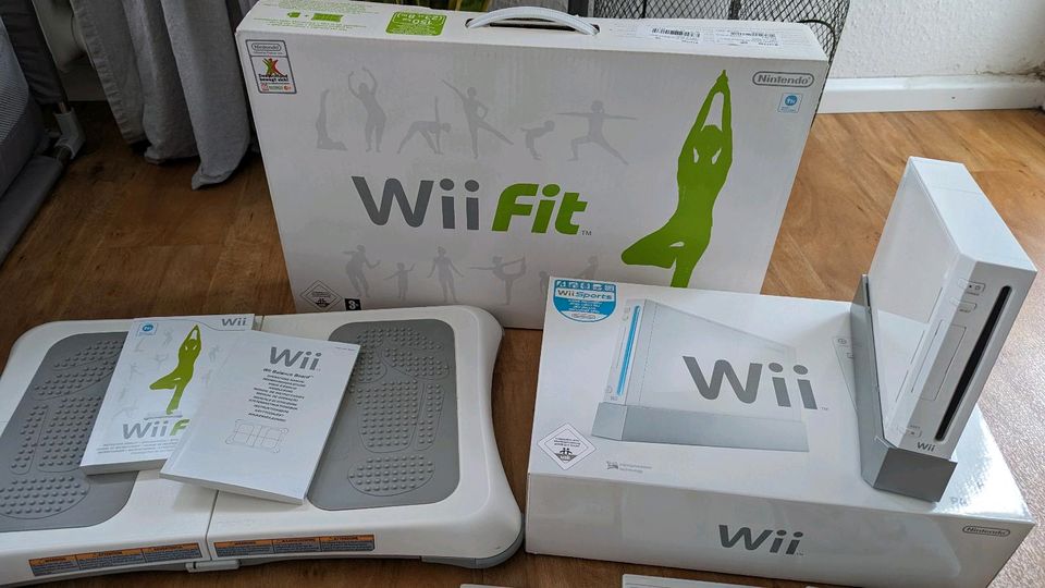 Nintendo Wii + Balance Board + 3 Spiele + Zubehör in Müllheim