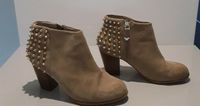 Echtleder Wildleder Stiefelette goldene Nieten Zara Gr 38 38,5 Niedersachsen - Hornburg Vorschau