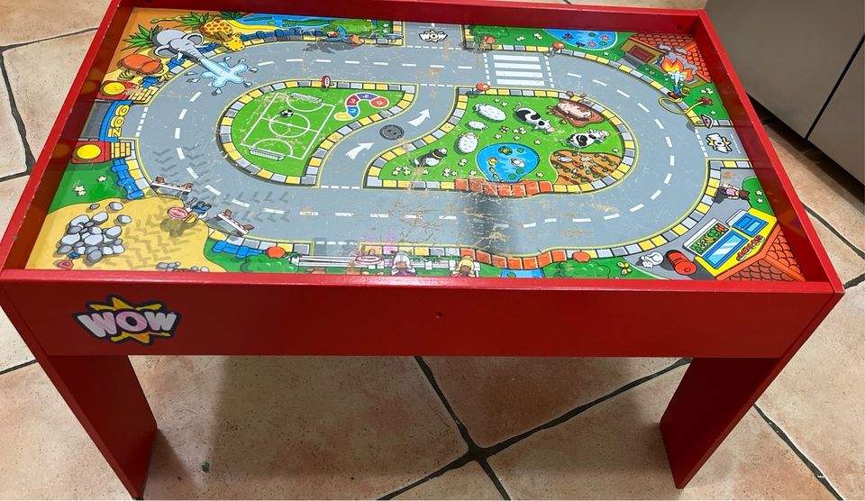 Wowtoys Spieltisch für Kleinkinder Holz rot Autotisch, Eisenbahn in Marl