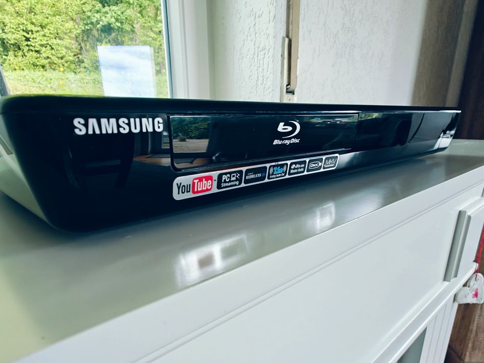 SAMSUNG BD-P3600 Blue-Ray Player in Wiehl