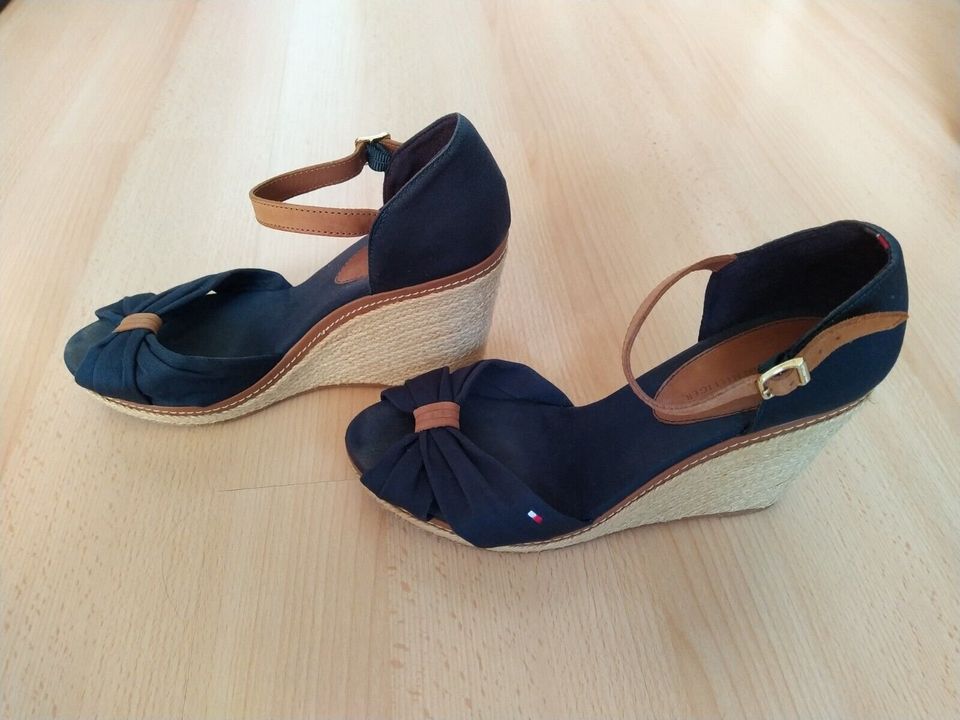 Tommy Hilfiger Damen Pumps Keilabsatz Wedges Peeptoes navy Gr. 40 in Jena