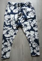 Hose Sommerhose Freizeithose bequem Blumen Floral weiß blau Gr L Baden-Württemberg - Heidelberg Vorschau