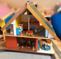 Puppenhaus aus Holz für Playmobil geeignet Schleswig-Holstein - Ellerau  Vorschau