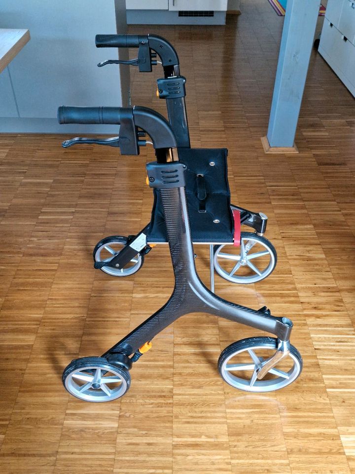 Carbon Rollator Leichtrollator  Bescomed in Olpe