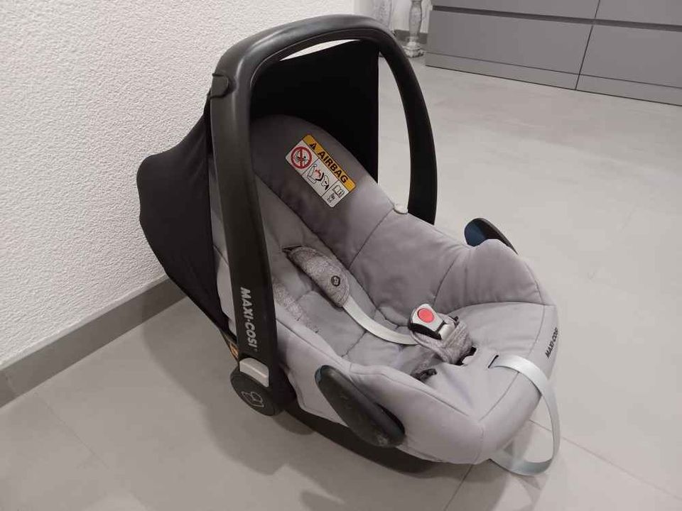 Babyschale MaxiCosi inkl. Säuglingeinsatz in Frammersbach