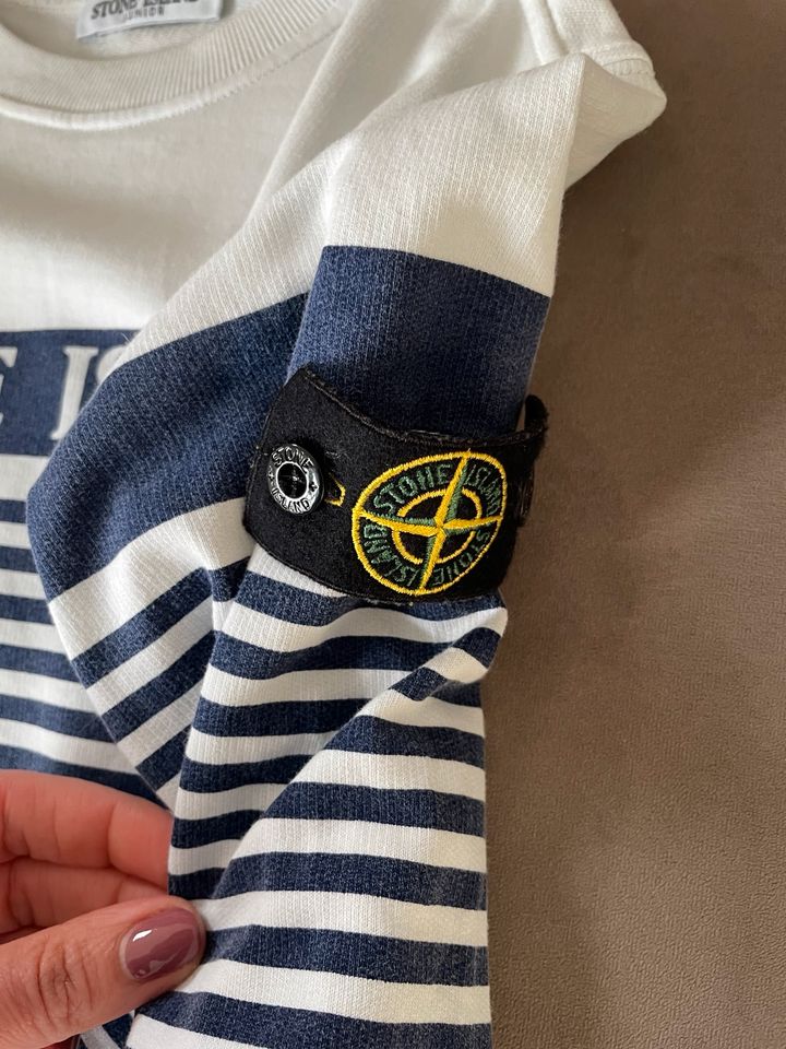 Stone Island Sweater Gr 143/10 Jahre Top in Rellingen