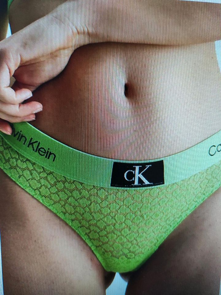 Calvin Klein Tanga Dessous Größe M neu mit Etikett in Wuppertal