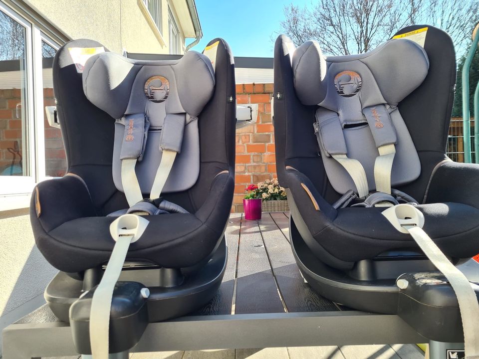 2 Reboarder Cybex Sirona M2 i-Size in Soho Grey mit der Base M in Essen