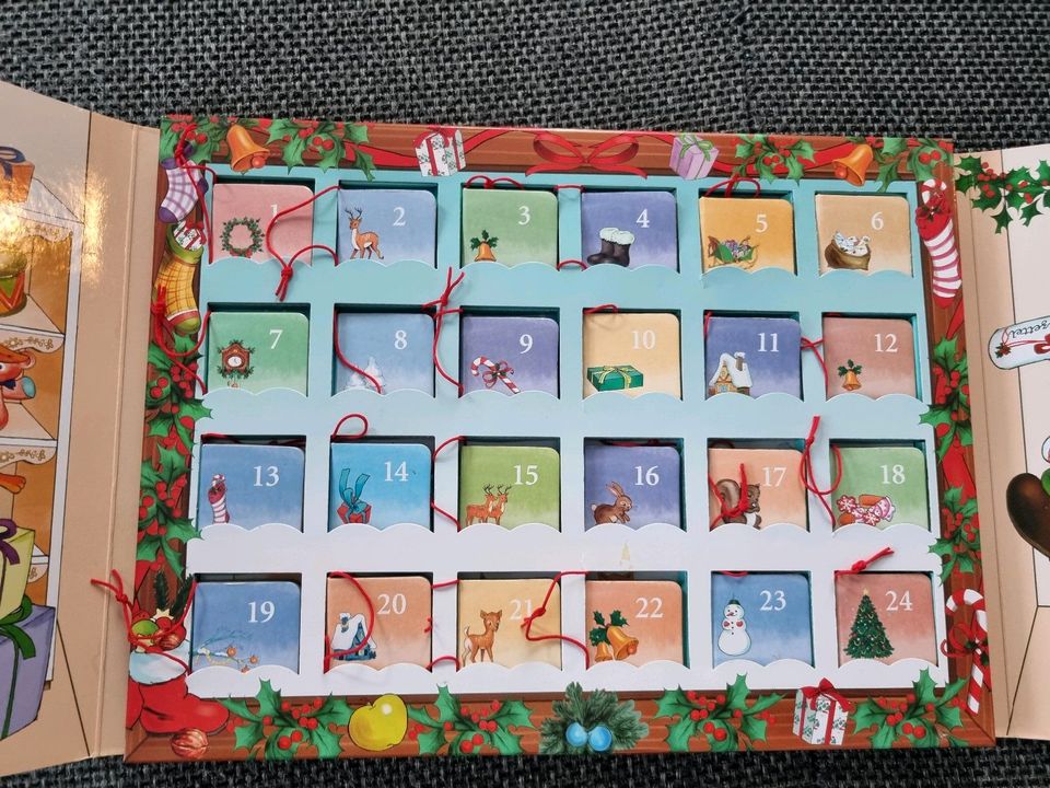 Adventskalender mit 24 Minibüchlein in Maxdorf