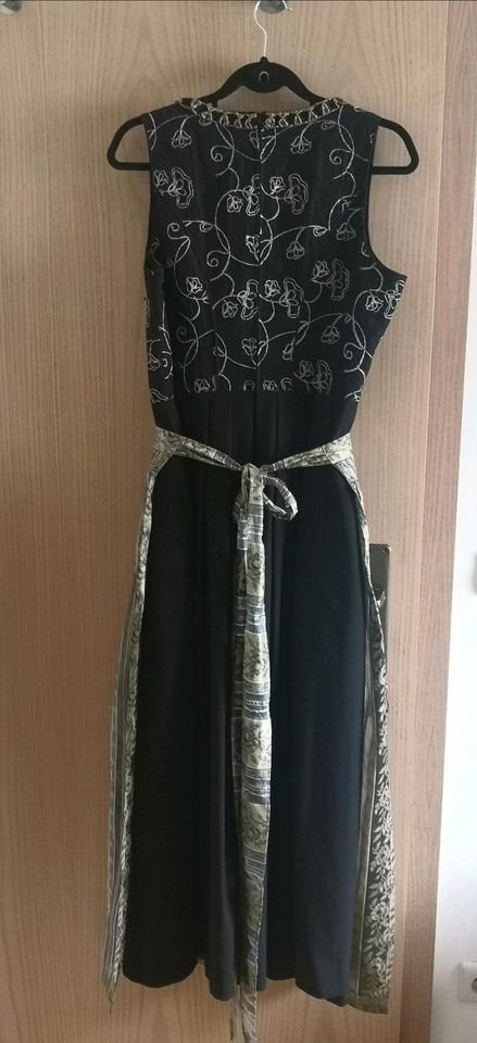 Dirndl maxi von Country Line in schwarz gold, Gr. 46 in Neckarsulm