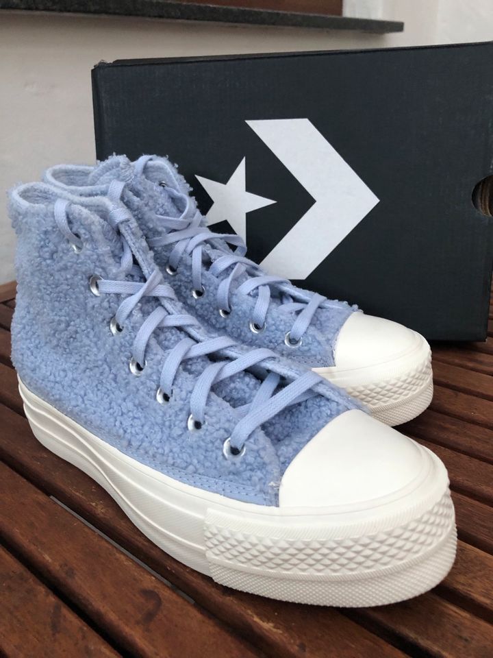 Converse Hi Plateau Chucks Blau Gr 36,5 in Hasborn