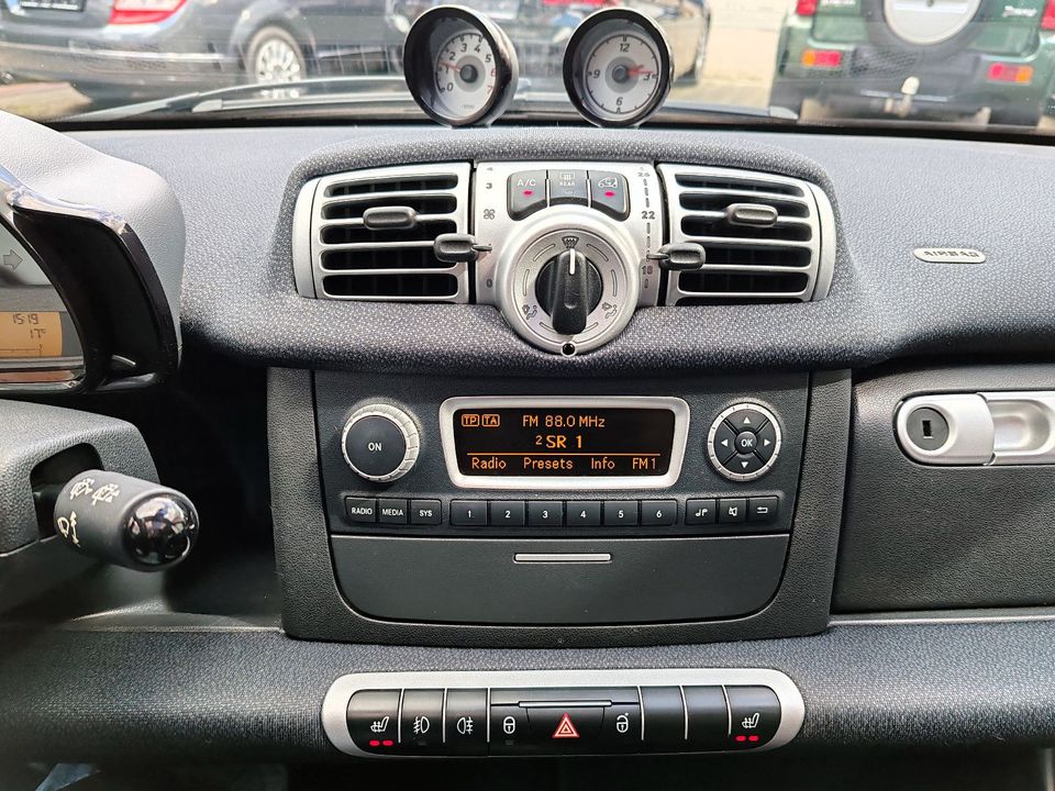 Smart fortwo 1,0 coupe  62kW~Servo~F1~Klima~Panorama in Kirkel