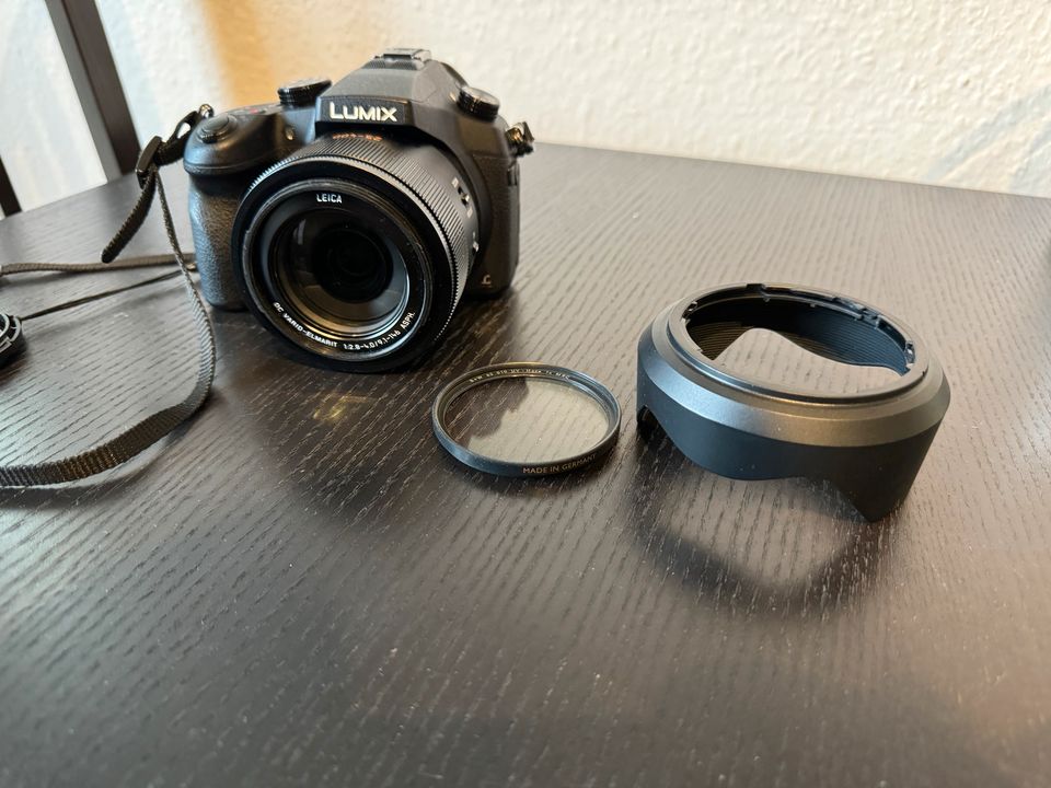 Panasonic Lumix DMC-FZ1000 , Kompaktkamera, Bridge-Kamera, Foto in Düsseldorf