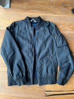 H&M Bomberjacke dunkelblau Gr..152 Schleswig-Holstein - Tremsbüttel Vorschau