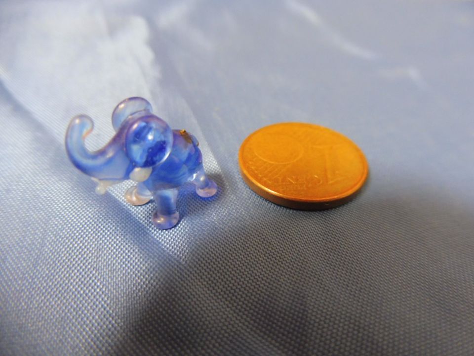 Miniatur Mini Elefant Glaselefant Elefant aus Glas blau kleiner a in Rain Lech
