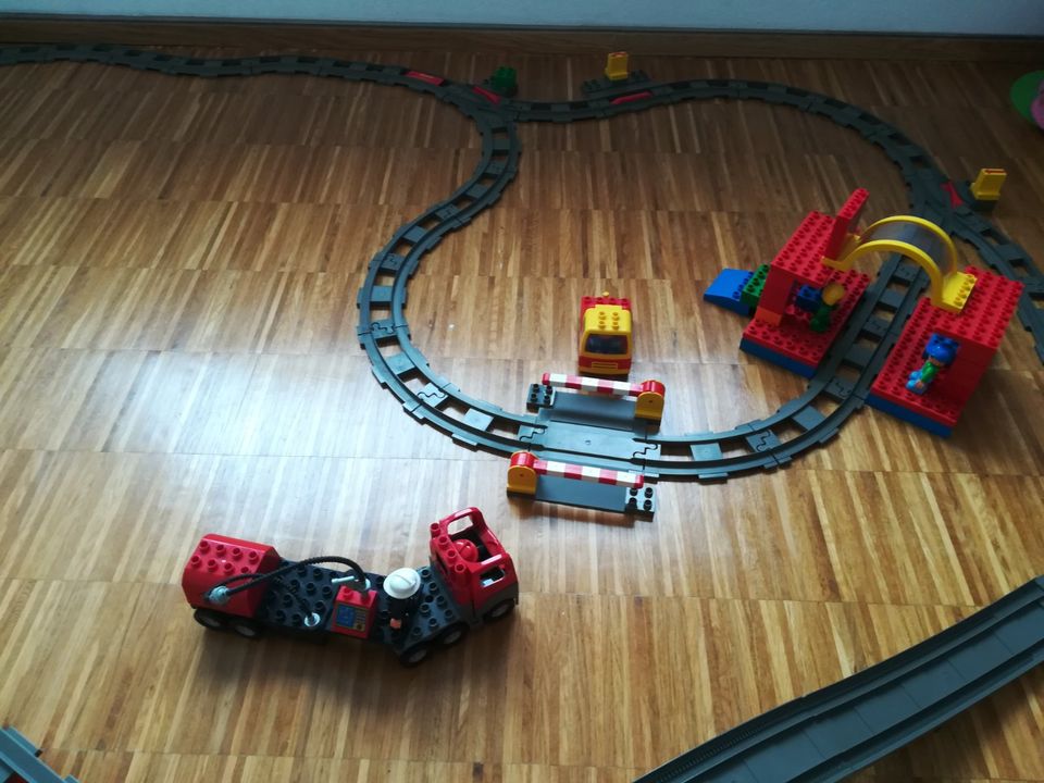 LEGO Duplo Eisenbahn, Bahnhof, Feuerwehr, viele Wagons in Heilbad Heiligenstadt
