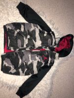 Nike Jordan Air Winterjacke Dicke Jacke Rot Schwarz Camouflage Essen - Essen-Kray Vorschau