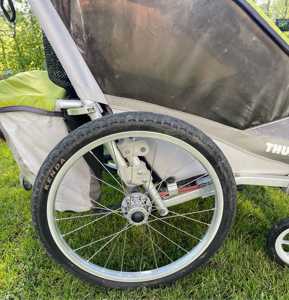 Thule Chariot Cougar 2 inkl. Weber Deichsel und Jogging Set in Altusried