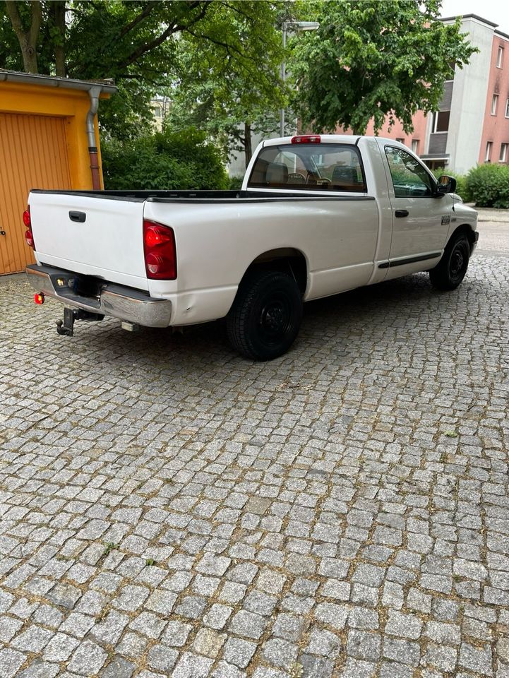 Dodge ram 2500 in Berlin
