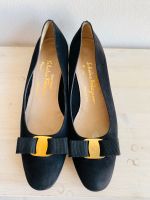 SALVATORE FERRAGAMO 40,5 Leder Pumps Schuhe Slipper Friedrichshain-Kreuzberg - Kreuzberg Vorschau