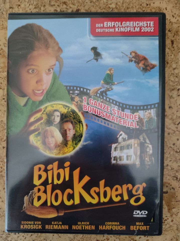 4 Bücher Bibi Blocksberg + 14 Kassetten+1 Kassette+ 1 Film+1 PC in Reichshof