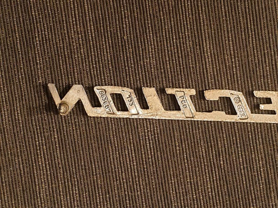 VW Käfer 1303 US Schriftzug fuel injection Emblem 133853687 in Wiesbaden
