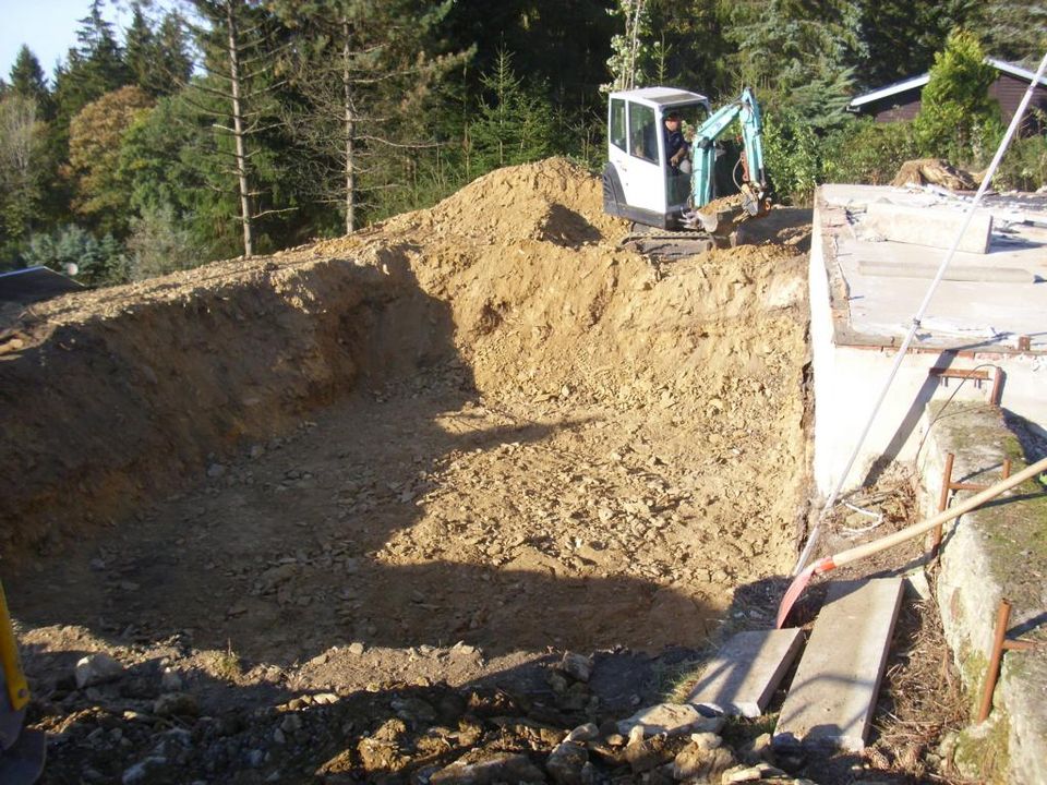 Erdarbeiten Baggerarbeiten Zaunbau Pflasterbau in Kirchberg