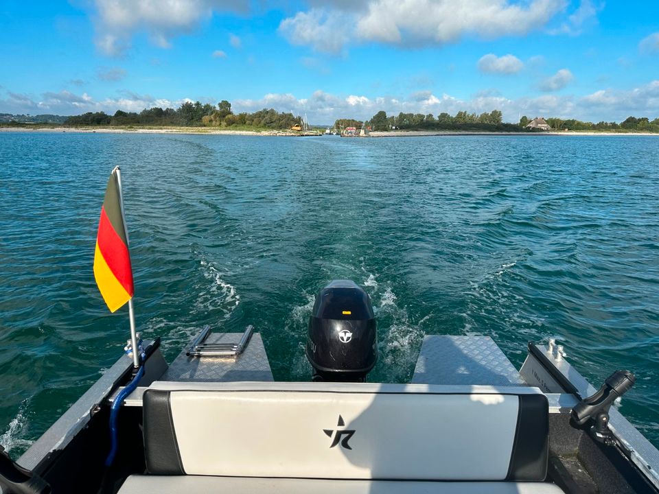 Hornhecht 70PS mit Führerschein Mietboot 8 Stunden Angeln & Fun in Lütjenburg