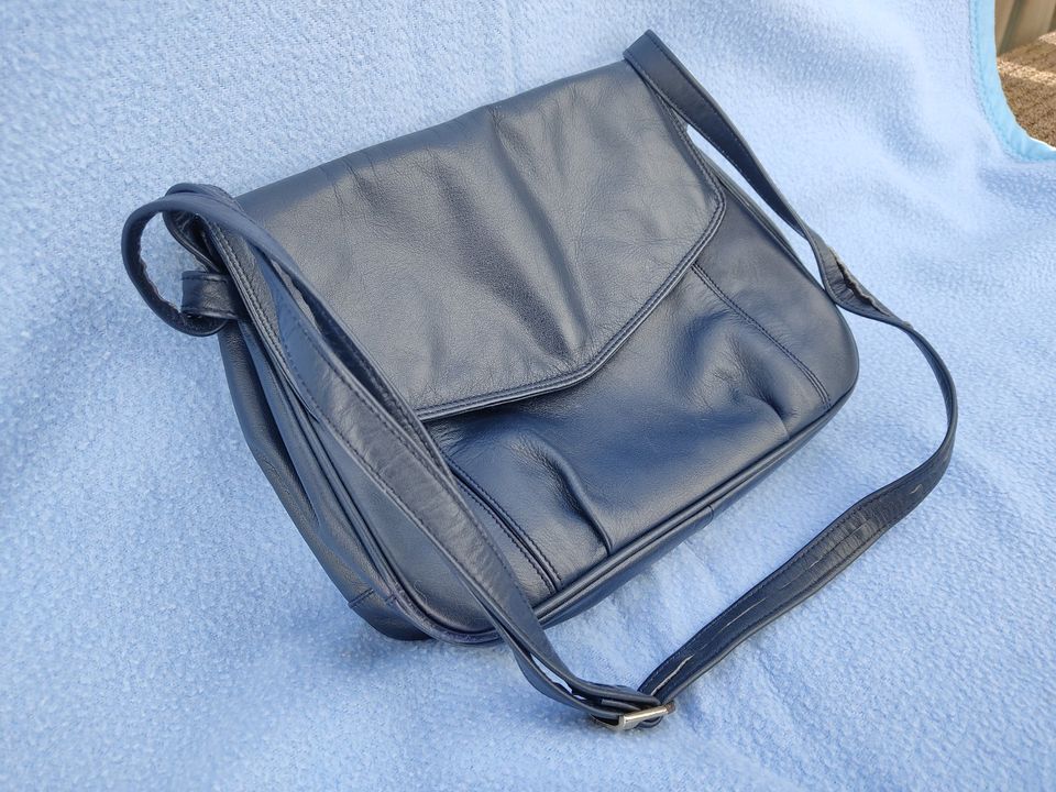 Damenhandtasche, Tasche, Handtasche, schwarz, leder, klein in Landshut