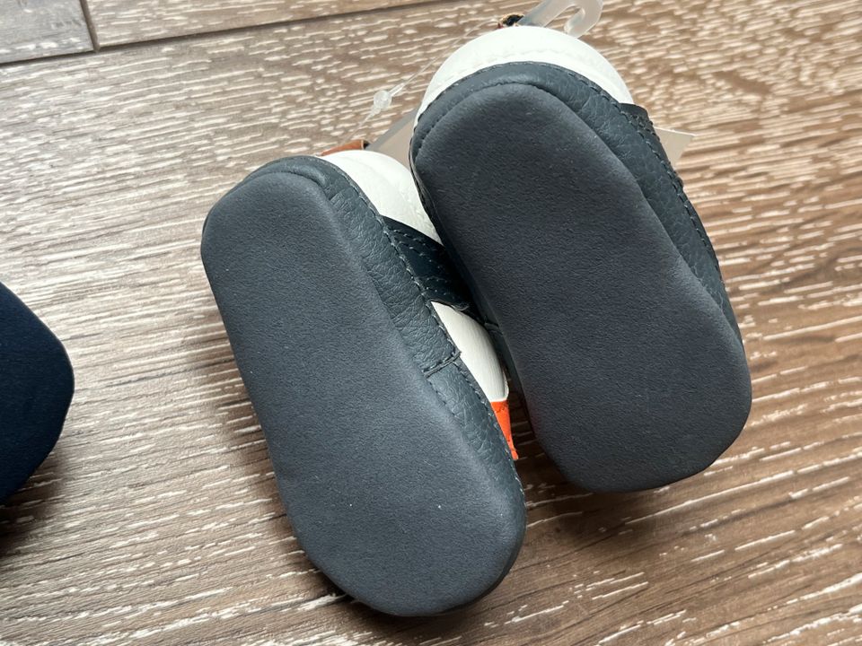 Oshkosh Baby / Newborn Schuhe 3 Paar – Gr. 0 in Hamburg