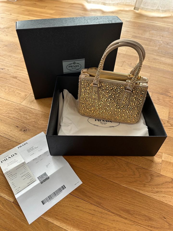 Prada Handtasche Neu 3.800 Euro in Rheinbach