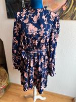 Schönes lockeres Sommerkleid mit Blumen Berlin - Köpenick Vorschau