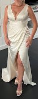 Brautkleid Standesamt schlicht sexy elegant Beinschlitz Schleppe Sachsen - Chemnitz Vorschau