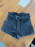 schwarze Damen Shorts Jeans Hose von H&M in Gr. 36 Berlin - Hellersdorf Vorschau