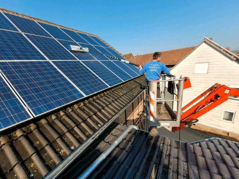 Photovoltaikanlagen Reinigung PV Anlagen Reinigung Solar Reinigun in Niedenstein