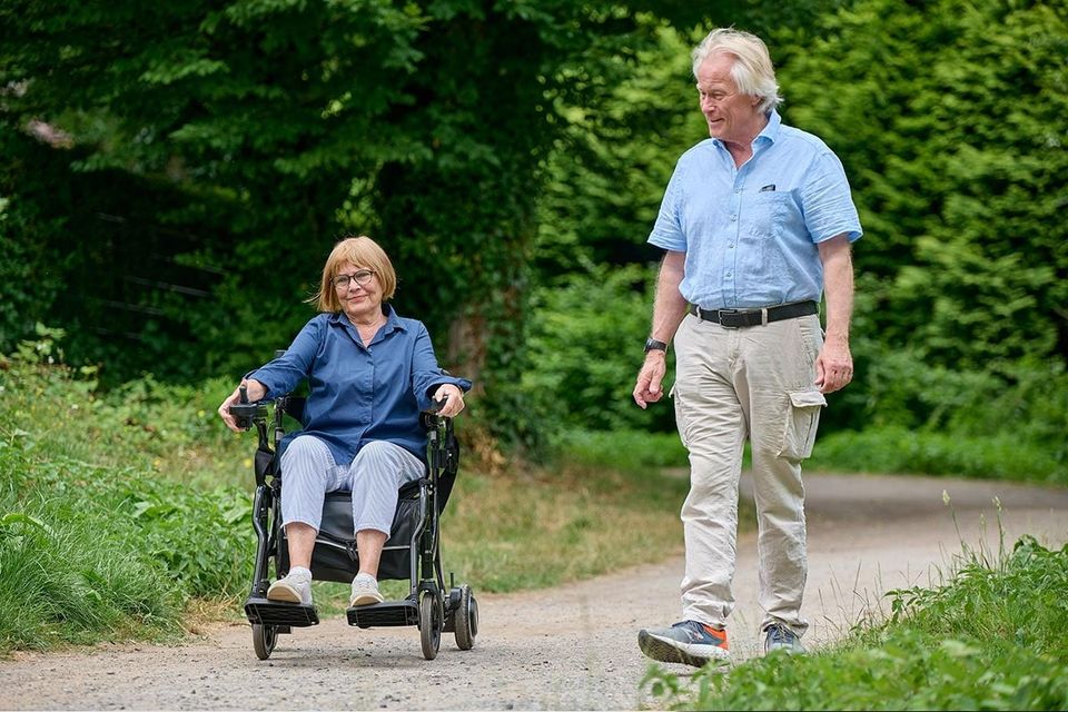 Elektrischer Rollator Rollstuhl AllinOne von MovingStar in Moers