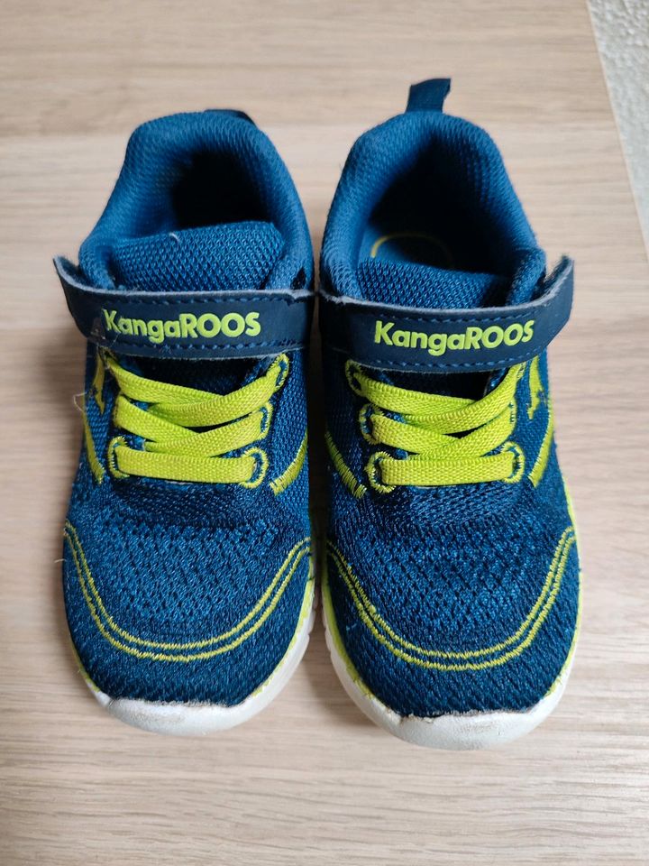 Turnschuhe, Sportschuhe gut erhalten blau, grün KangaROOS in Wertheim