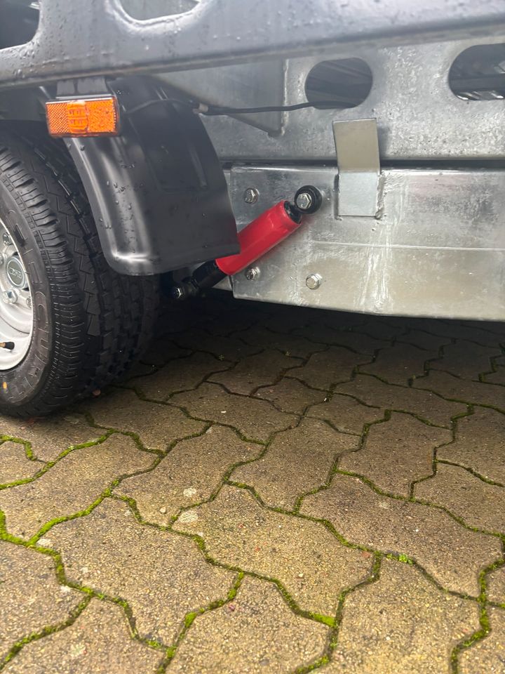 Blyss Auto Trailer kippbar PKW Anhänger in Kaltenkirchen