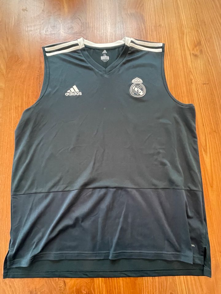 adidas Shirt Real Madrid in Ratingen